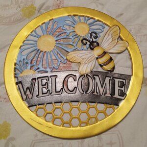 CUTE METEL BEE WELCOME SIGN